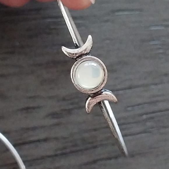 ✨️3 For $15✨ Hot Topic Sailor Moon 🌙 Silver Hoop Earrings - Picture 4 of 5